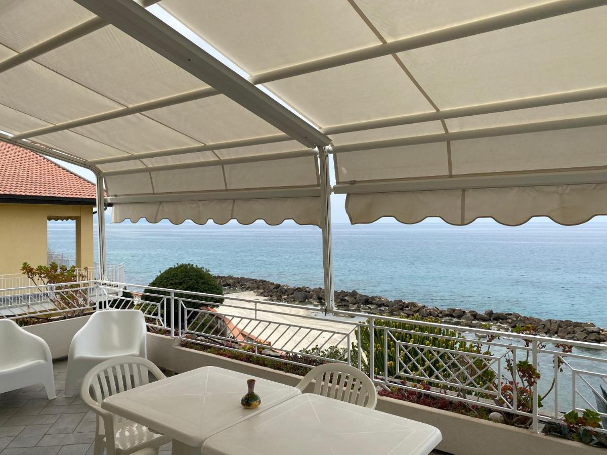 Villa Laura - Sul Mare Pizzo  Buitenkant foto