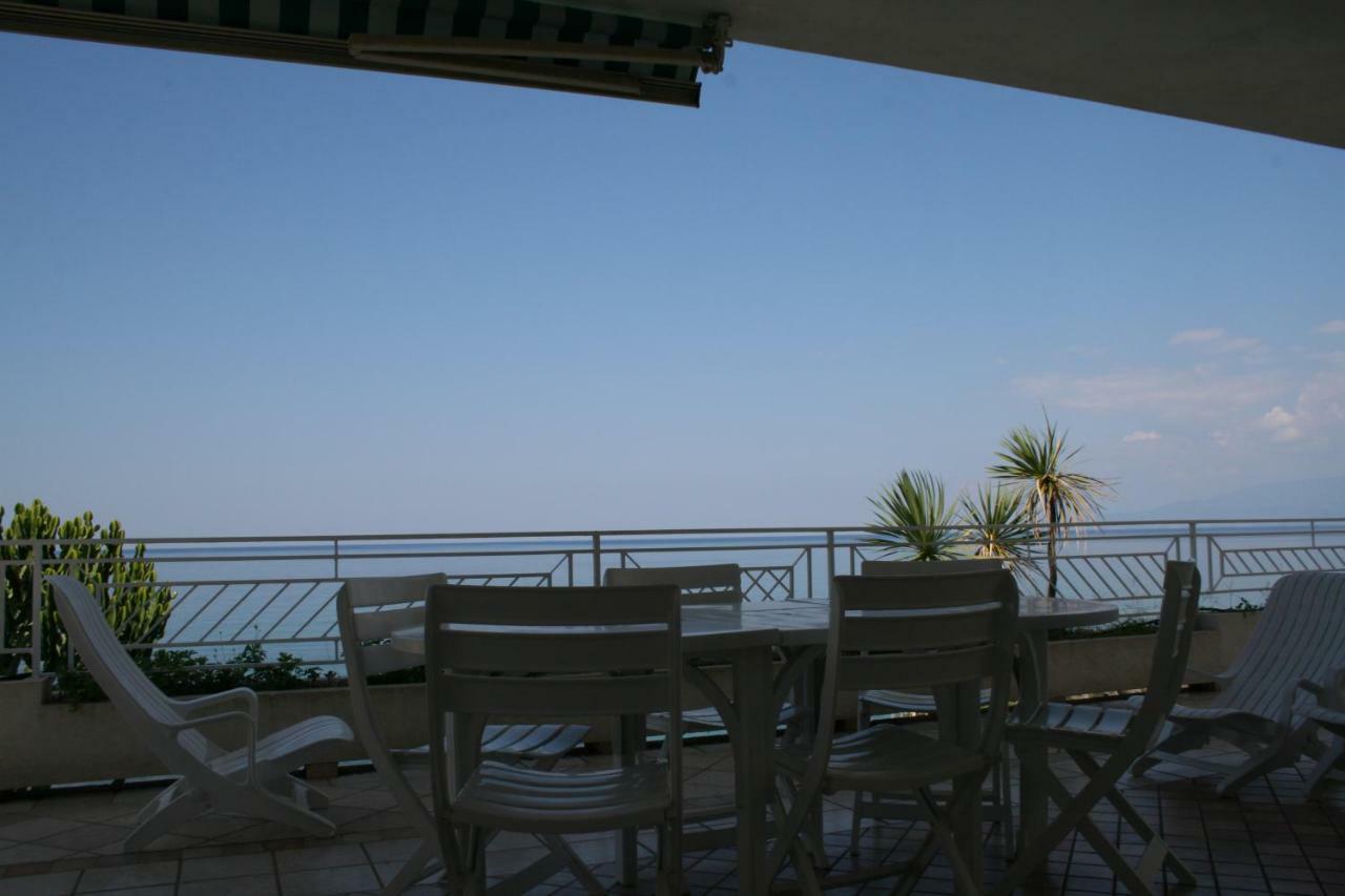 Villa Laura - Sul Mare Pizzo  Buitenkant foto